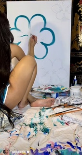 Saweetie feet photo thumbnail