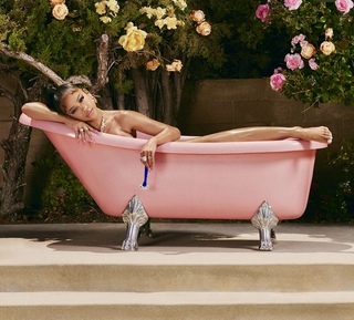 Saweetie feet photo thumbnail