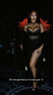 Saweetie feet photo thumbnail