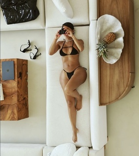 Saweetie feet photo thumbnail