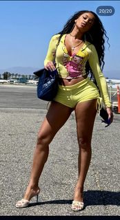 Saweetie feet photo thumbnail