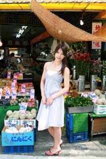 Sayaka Akimoto feet photo 10