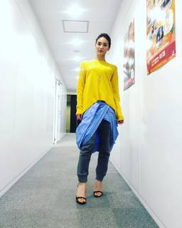 Sayaka Akimoto feet photo 12