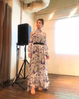 Sayaka Akimoto feet photo 1