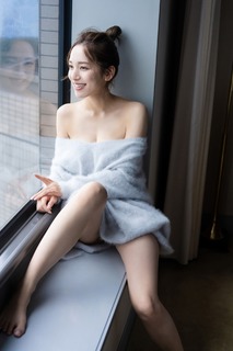 Sayaka Tomaru feet photo thumbnail