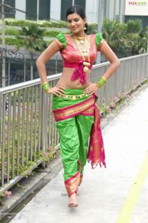 Sayali Bhagat feet photo 6