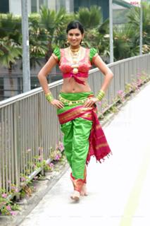Sayali Bhagat feet photo 3