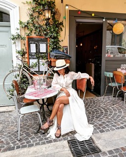 Sayani Gupta feet photo 2