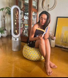 Sayani Gupta feet photo 5