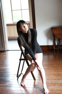 Sayumi Michishige feet photo 9