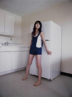 Sayumi Michishige feet photo 10