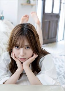 Sayuri Date feet photo 3