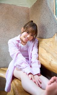 Sayuri Date feet photo 2