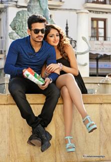 Sayyeshaa Saigal feet photo 2