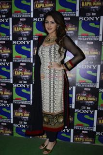 Sayyeshaa Saigal feet photo 6