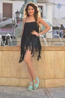 Sayyeshaa Saigal feet photo 20