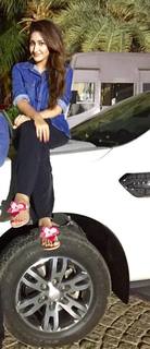 Sayyeshaa Saigal feet photo 16