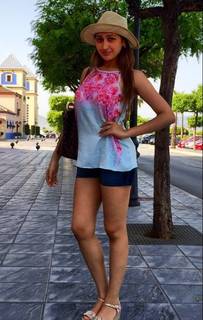 Sayyeshaa Saigal feet photo 13