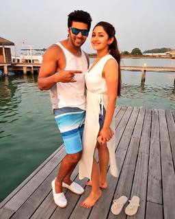 Sayyeshaa Saigal feet photo 3