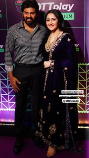 Sayyeshaa Saigal feet photo 9