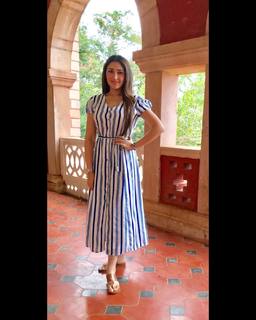 Sayyeshaa Saigal feet photo 7