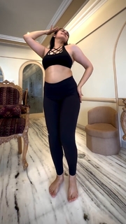 Sayyeshaa Saigal feet photo 3