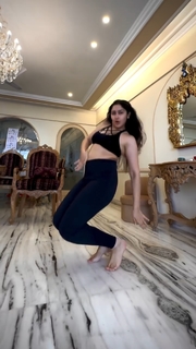 Sayyeshaa Saigal feet photo 2