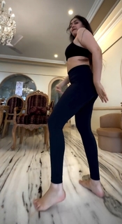 Sayyeshaa Saigal feet photo 1
