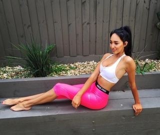 Scarlet Vas feet photo thumbnail