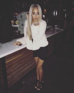 Scarlet Vas feet photo thumbnail