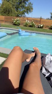 Scarlet Vas feet photo thumbnail