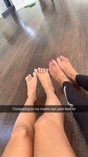 Scarlet Vas feet photo thumbnail