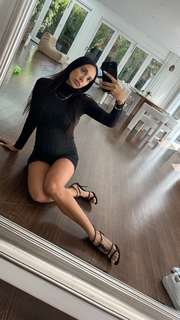 Scarlet Vas feet photo thumbnail