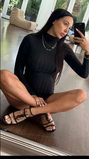 Scarlet Vas feet photo thumbnail