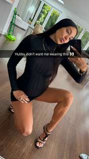 Scarlet Vas feet photo thumbnail