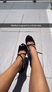 Scarlet Vas feet photo thumbnail