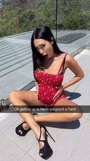 Scarlet Vas feet photo thumbnail