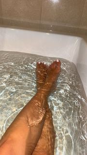 Scarlet Vas feet photo thumbnail
