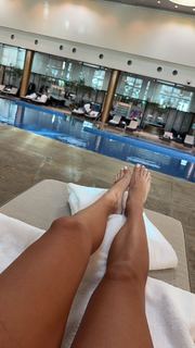 Scarlet Vas feet photo thumbnail
