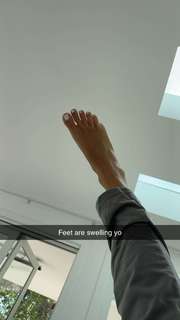 Scarlet Vas feet photo thumbnail