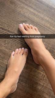 Scarlet Vas feet photo thumbnail