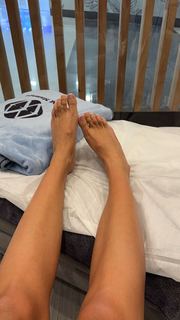 Scarlet Vas feet photo thumbnail