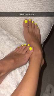 Scarlet Vas feet photo thumbnail