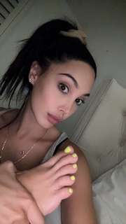 Scarlet Vas feet photo thumbnail