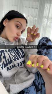 Scarlet Vas feet photo thumbnail