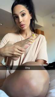 Scarlet Vas feet photo thumbnail