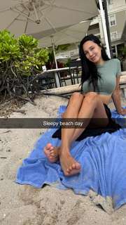 Scarlet Vas feet photo thumbnail