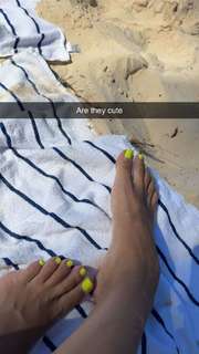 Scarlet Vas feet photo thumbnail
