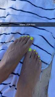 Scarlet Vas feet photo thumbnail