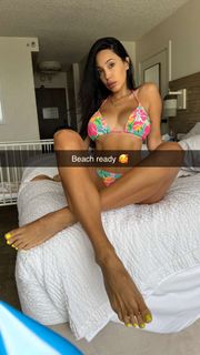 Scarlet Vas feet photo thumbnail
